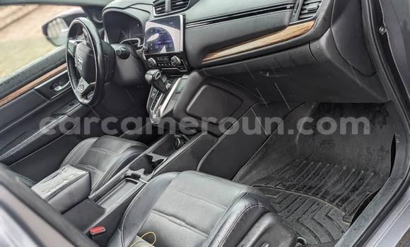 Sayi Na hannu Honda CR–V Azurfa Mota in Douala a Ƙasar Kamaru Sayi Na hannu Honda CR–V Azurfa Mota in Douala a Ƙasar Kamaru