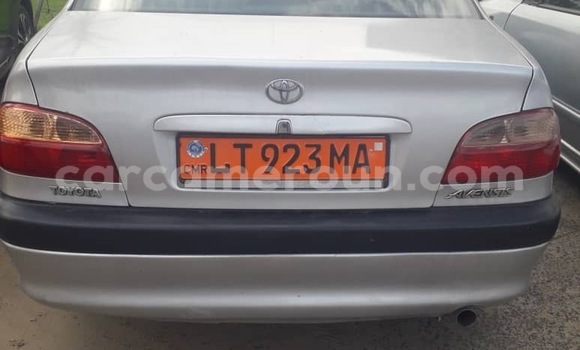 Sayi Na hannu Toyota Avensis Azurfa Mota in Douala a Ƙasar Kamaru Sayi Na hannu Toyota Avensis Azurfa Mota in Douala a Ƙasar Kamaru