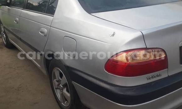 Sayi Na hannu Toyota Avensis Azurfa Mota in Douala a Ƙasar Kamaru Sayi Na hannu Toyota Avensis Azurfa Mota in Douala a Ƙasar Kamaru