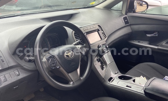 Sayi Na hannu Toyota Venza Black Mota in Douala a Ƙasar Kamaru Sayi Na hannu Toyota Venza Black Mota in Douala a Ƙasar Kamaru
