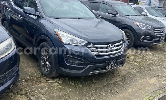 Sayi Imported Hyundai Santa Fe Sauran Mota in Douala a Ƙasar Kamaru