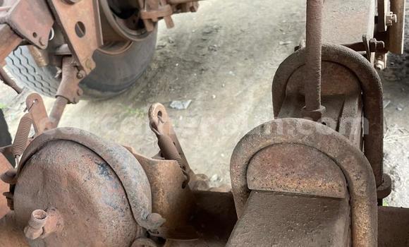 Buy Used Mercedes‒Benz Truck White Truck in Douala in Littoral Cameroon Buy Used Mercedes‒Benz Truck White Truck in Douala in Littoral Cameroon