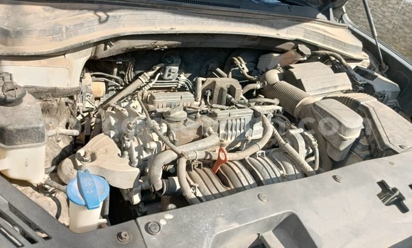 Sayi Na hannu Hyundai Santa Fe Azurfa Mota in Douala a Ƙasar Kamaru Sayi Na hannu Hyundai Santa Fe Azurfa Mota in Douala a Ƙasar Kamaru