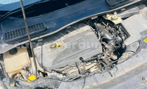 Sayi Na hannu Ford Escape Black Mota in Douala a Ƙasar Kamaru Sayi Na hannu Ford Escape Black Mota in Douala a Ƙasar Kamaru