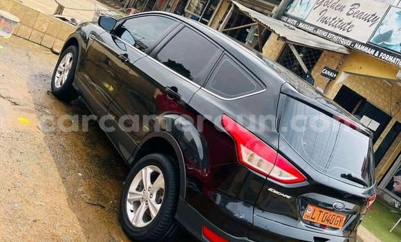 Sayi Na hannu Ford Escape Black Mota in Douala a Ƙasar Kamaru Sayi Na hannu Ford Escape Black Mota in Douala a Ƙasar Kamaru