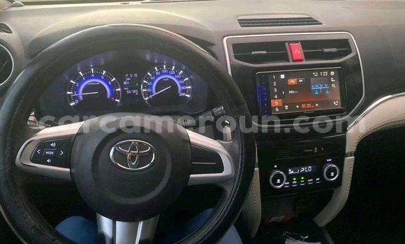 Sayi Na hannu Toyota Rush Black Mota in Douala a Ƙasar Kamaru Sayi Na hannu Toyota Rush Black Mota in Douala a Ƙasar Kamaru