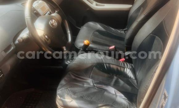 Sayi Na hannu Toyota Yaris Blue Mota in Douala a Ƙasar Kamaru Sayi Na hannu Toyota Yaris Blue Mota in Douala a Ƙasar Kamaru