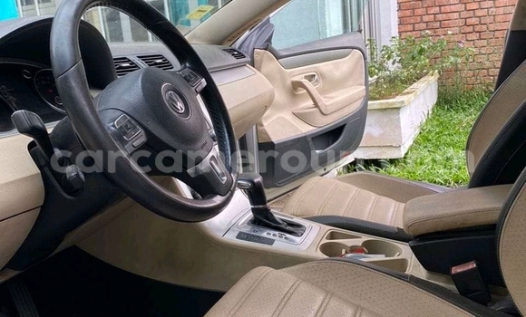 Sayi Na hannu Volkswagen Passat M Mota in Douala a Ƙasar Kamaru Sayi Na hannu Volkswagen Passat M Mota in Douala a Ƙasar Kamaru