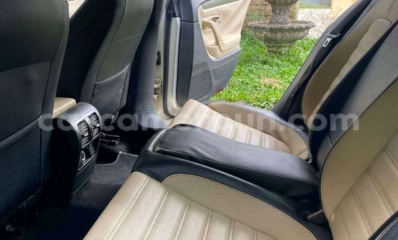 Sayi Na hannu Volkswagen Passat M Mota in Douala a Ƙasar Kamaru Sayi Na hannu Volkswagen Passat M Mota in Douala a Ƙasar Kamaru