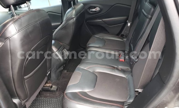 Acheter Import Voiture Jeep Cherokee Noir à Douala, Littoral Cameroon Acheter Import Voiture Jeep Cherokee Noir à Douala, Littoral Cameroon