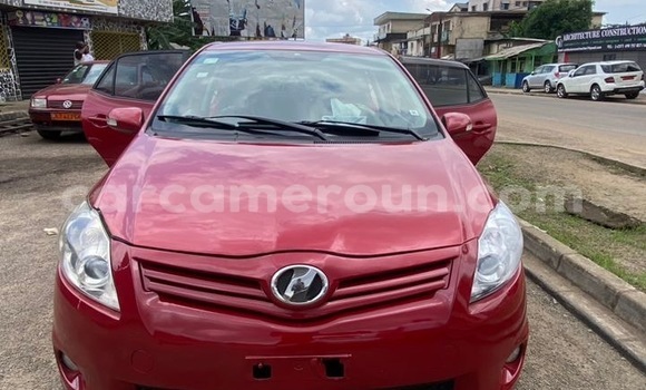Sayi Imported Toyota Auris Red Mota in Douala a Ƙasar Kamaru