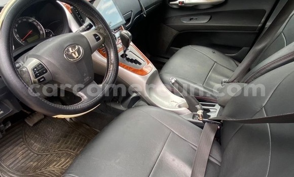 Sayi Imported Toyota Auris Red Mota in Douala a Ƙasar Kamaru Sayi Imported Toyota Auris Red Mota in Douala a Ƙasar Kamaru