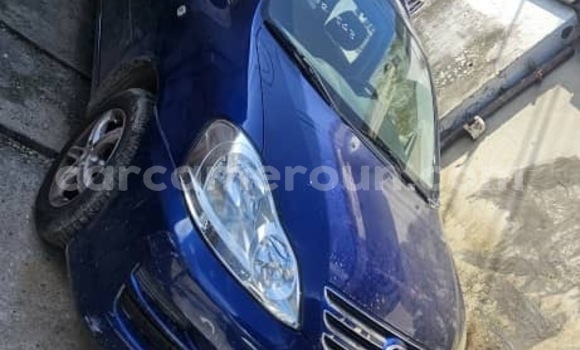 Buy Import Toyota Avensis Blue Car in Douala in Littoral Cameroon
