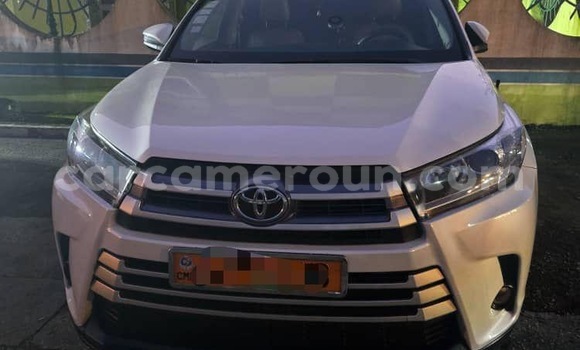 Acheter Occasion Voiture Toyota Highlander Blanc à Yaoundé, Central Cameroon