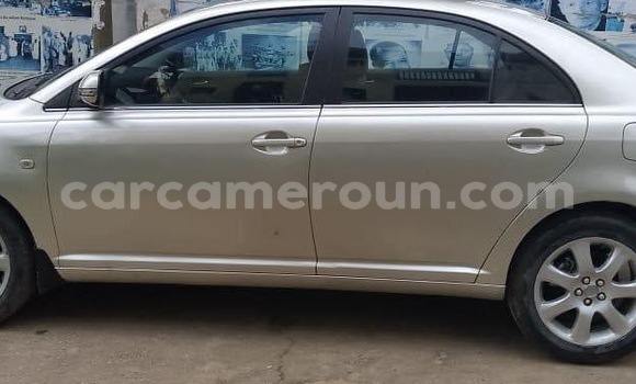 Sayi Na hannu Toyota Avensis Azurfa Mota in Douala a Ƙasar Kamaru Sayi Na hannu Toyota Avensis Azurfa Mota in Douala a Ƙasar Kamaru