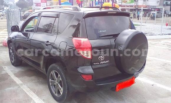 Sayi Na hannu Toyota RAV4 Black Mota in Douala a Ƙasar Kamaru Sayi Na hannu Toyota RAV4 Black Mota in Douala a Ƙasar Kamaru