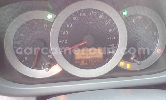 Sayi Na hannu Toyota RAV4 Black Mota in Douala a Ƙasar Kamaru Sayi Na hannu Toyota RAV4 Black Mota in Douala a Ƙasar Kamaru