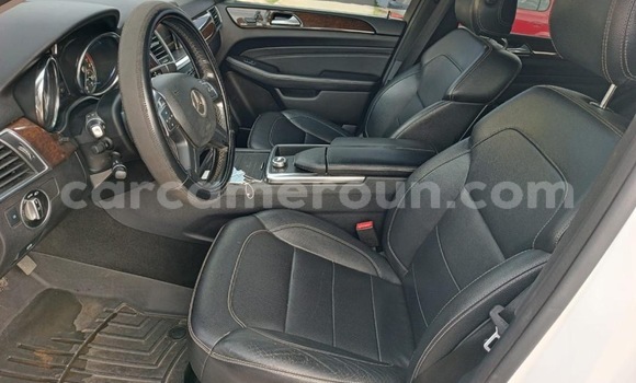 Sayi Sabo Mercedes‒Benz ML–Class White Mota in Douala a Ƙasar Kamaru Sayi Sabo Mercedes‒Benz ML–Class White Mota in Douala a Ƙasar Kamaru