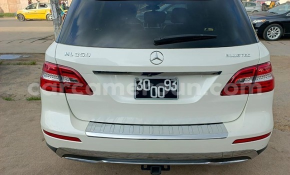 Sayi Sabo Mercedes‒Benz ML–Class White Mota in Douala a Ƙasar Kamaru Sayi Sabo Mercedes‒Benz ML–Class White Mota in Douala a Ƙasar Kamaru