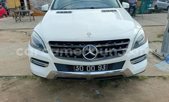 Sayi Sabo Mercedes‒Benz ML–Class White Mota in Douala a Ƙasar Kamaru Sayi Sabo Mercedes‒Benz ML–Class White Mota in Douala a Ƙasar Kamaru