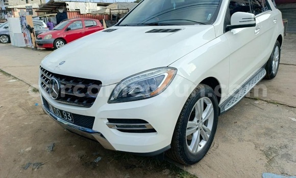Sayi Sabo Mercedes‒Benz ML–Class White Mota in Douala a Ƙasar Kamaru Sayi Sabo Mercedes‒Benz ML–Class White Mota in Douala a Ƙasar Kamaru