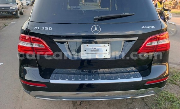 Sayi Sabo Mercedes‒Benz ML–Class Black Mota in Douala a Ƙasar Kamaru