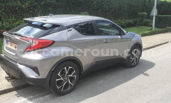 Sayi Sabo Toyota C-HR Sauran Mota in Douala a Ƙasar Kamaru
