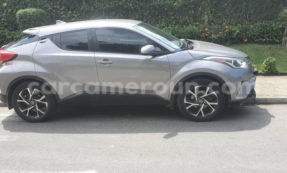 Sayi Sabo Toyota C-HR Sauran Mota in Douala a Ƙasar Kamaru Sayi Sabo Toyota C-HR Sauran Mota in Douala a Ƙasar Kamaru