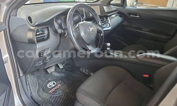 Sayi Sabo Toyota C-HR Sauran Mota in Douala a Ƙasar Kamaru Sayi Sabo Toyota C-HR Sauran Mota in Douala a Ƙasar Kamaru