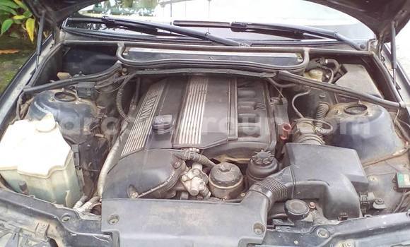 Sayi Na hannu BMW 3–Series Black Mota in Douala a Ƙasar Kamaru Sayi Na hannu BMW 3–Series Black Mota in Douala a Ƙasar Kamaru