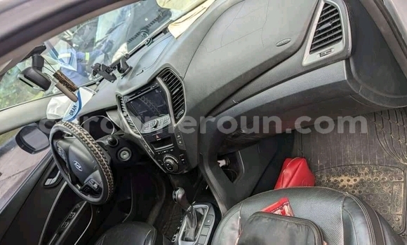 Sayi Na hannu Hyundai Santa Fe Azurfa Mota in Douala a Ƙasar Kamaru Sayi Na hannu Hyundai Santa Fe Azurfa Mota in Douala a Ƙasar Kamaru
