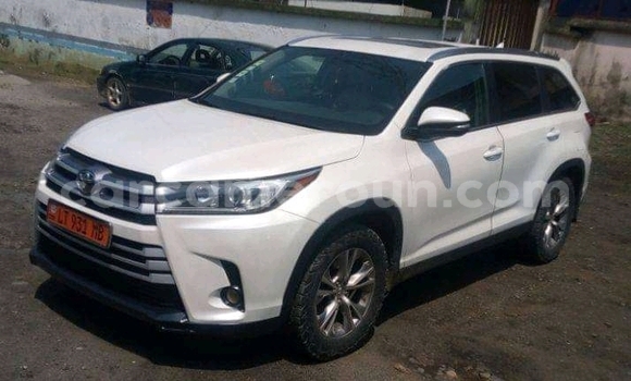 Acheter Occasion Voiture Toyota Highlander Blanc à Douala, Littoral Cameroon