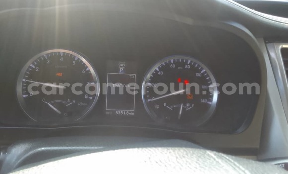 Sayi Na hannu Toyota Highlander White Mota in Douala a Ƙasar Kamaru Sayi Na hannu Toyota Highlander White Mota in Douala a Ƙasar Kamaru