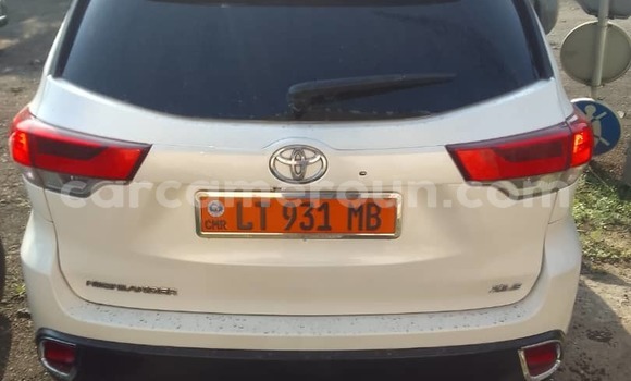 Sayi Na hannu Toyota Highlander White Mota in Douala a Ƙasar Kamaru Sayi Na hannu Toyota Highlander White Mota in Douala a Ƙasar Kamaru