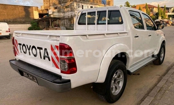 Sayi Na hannu Toyota Hilux White Mota in Douala a Ƙasar Kamaru Sayi Na hannu Toyota Hilux White Mota in Douala a Ƙasar Kamaru