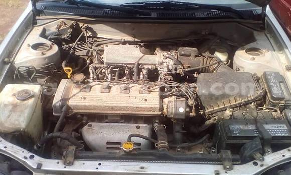 Sayi Na hannu Toyota Corolla Azurfa Mota in Douala a Ƙasar Kamaru Sayi Na hannu Toyota Corolla Azurfa Mota in Douala a Ƙasar Kamaru