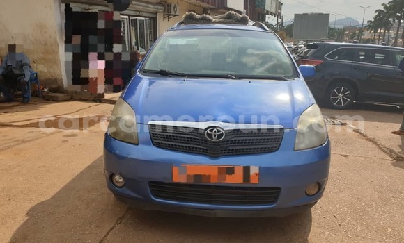 Sayi Na hannu Toyota Corolla Blue Mota in Yaounde a Babban Kamaru