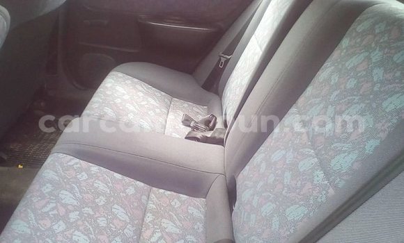 Sayi Na hannu Toyota Corolla Azurfa Mota in Douala a Ƙasar Kamaru Sayi Na hannu Toyota Corolla Azurfa Mota in Douala a Ƙasar Kamaru
