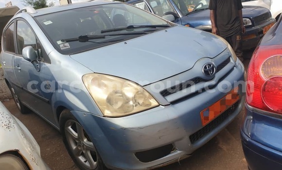 Sayi Na hannu Toyota Corolla Verso Blue Mota in Yaounde a Babban Kamaru Sayi Na hannu Toyota Corolla Verso Blue Mota in Yaounde a Babban Kamaru