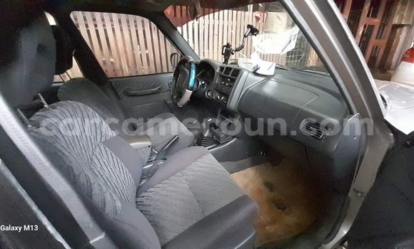 Sayi Sabo Toyota RAV4 Sauran Mota in Yaounde a Babban Kamaru Sayi Sabo Toyota RAV4 Sauran Mota in Yaounde a Babban Kamaru