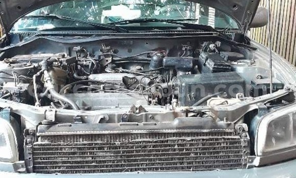 Sayi Sabo Toyota RAV4 Sauran Mota in Yaounde a Babban Kamaru Sayi Sabo Toyota RAV4 Sauran Mota in Yaounde a Babban Kamaru