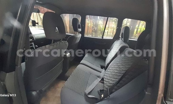 Sayi Sabo Toyota RAV4 Sauran Mota in Yaounde a Babban Kamaru Sayi Sabo Toyota RAV4 Sauran Mota in Yaounde a Babban Kamaru