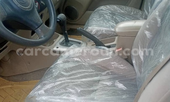 Sayi Na hannu Toyota RAV4 Sauran Mota in Douala a Ƙasar Kamaru Sayi Na hannu Toyota RAV4 Sauran Mota in Douala a Ƙasar Kamaru