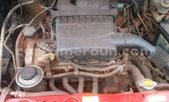 Sayi Na hannu Toyota Yaris Red Mota in Yaounde a Babban Kamaru Sayi Na hannu Toyota Yaris Red Mota in Yaounde a Babban Kamaru