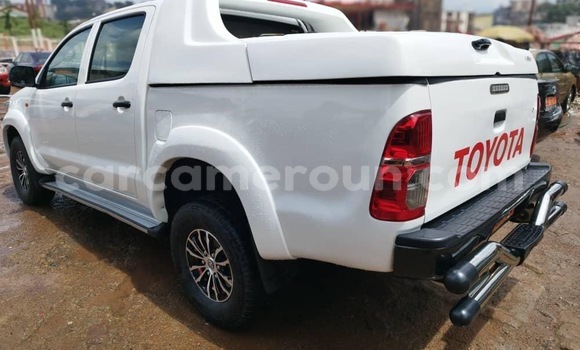 Acheter Neuf Voiture Toyota Hilux Blanc à Yaoundé, Central Cameroon
