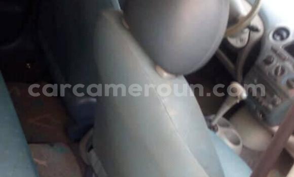 Sayi Na hannu Toyota Yaris Blue Mota in Douala a Ƙasar Kamaru Sayi Na hannu Toyota Yaris Blue Mota in Douala a Ƙasar Kamaru