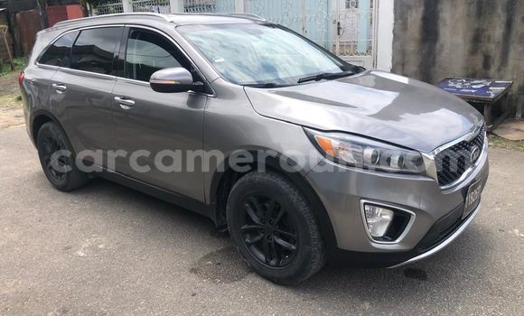 Sayi Na hannu Kia Sorento Azurfa Mota in Douala a Ƙasar Kamaru