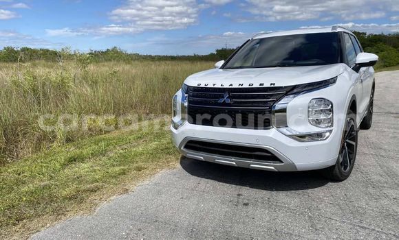 Acheter Neuf Voiture Mitsubishi Outlander Blanc à Douala, Littoral Cameroon Acheter Neuf Voiture Mitsubishi Outlander Blanc à Douala, Littoral Cameroon