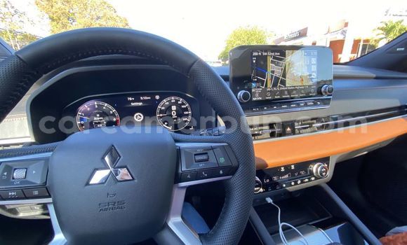 Acheter Neuf Voiture Mitsubishi Outlander Blanc à Douala, Littoral Cameroon Acheter Neuf Voiture Mitsubishi Outlander Blanc à Douala, Littoral Cameroon