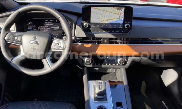 Acheter Neuf Voiture Mitsubishi Outlander Blanc à Douala, Littoral Cameroon Acheter Neuf Voiture Mitsubishi Outlander Blanc à Douala, Littoral Cameroon